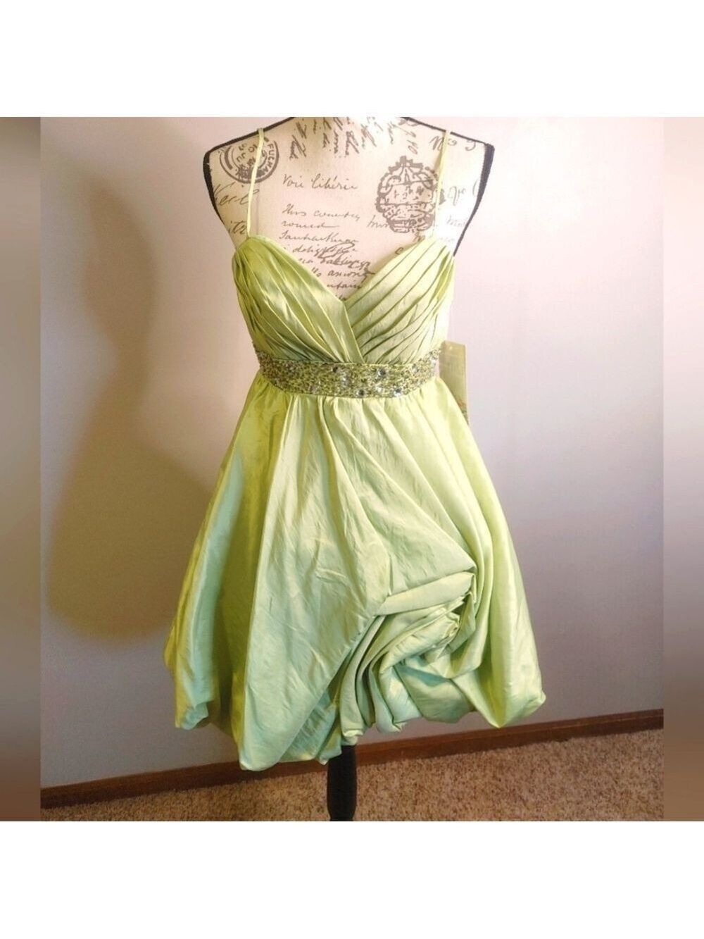 NWT Short Lafee Soaghetti Strap sweetheart Neckline Prom Dress 4 Bubble Hem